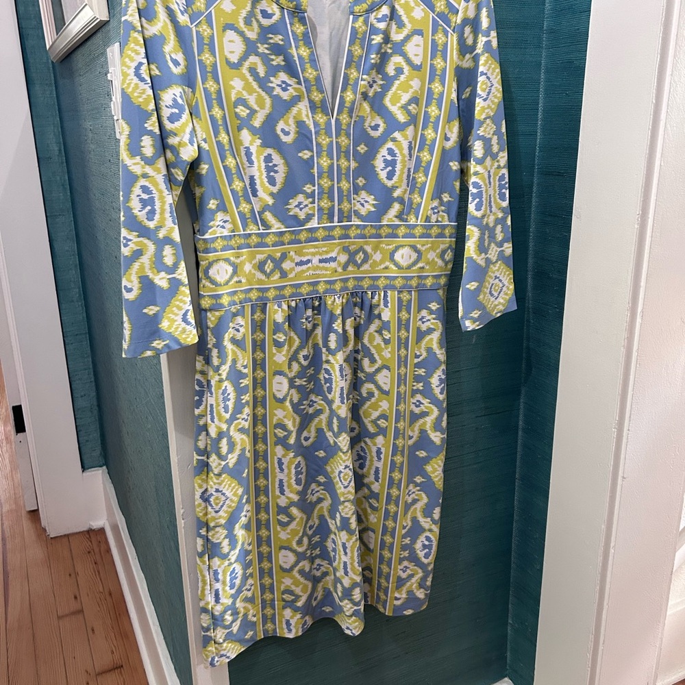 J. McLaughlin spandex 3/4 length, open collar, dress